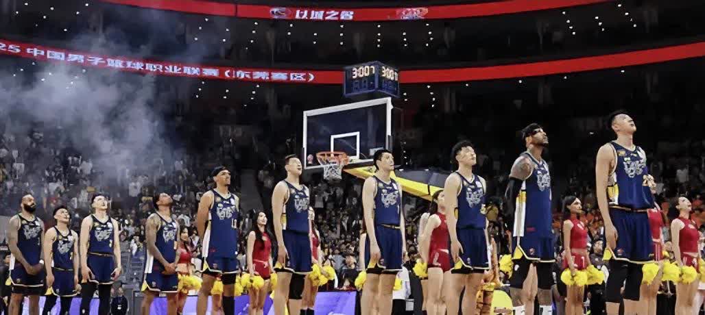 广东102-98上海，赛后传递3个好消息，3个坏消息。

一：3个好消息
