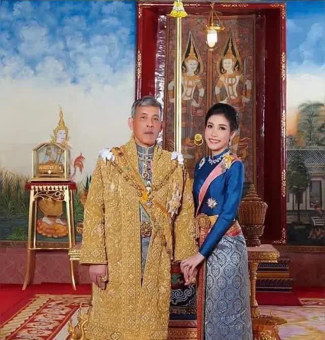 泰王至今未对柬埔寨以及洪森本人发表过任何看法，有什么事都让泰国军方或者总理来与柬