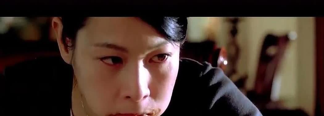 2004年，《天下无贼》拍完后，刘若英被人问道：“最后一个镜头，是你吃烤鸭的镜头
