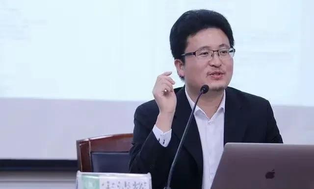 《建议处分发表不当言论的宋清辉等公职人员》
       宋清辉胡锡进等一些所谓