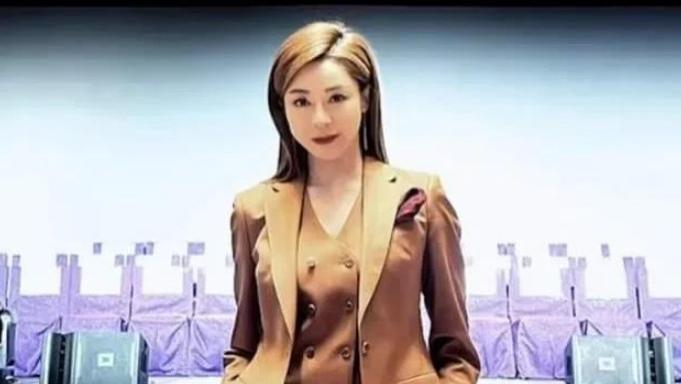 《陆诗韵：从港姐亚军到商界女强人的华丽蜕变》