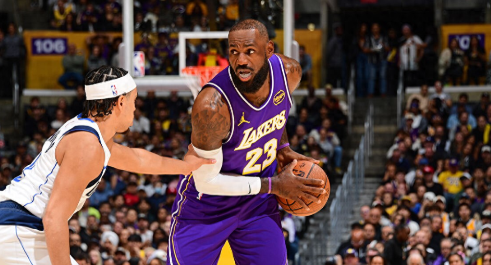 洛杉矶湖人将在主场迎战太阳，球队赛前公布本场伤病名单。
昨日因伤病管理缺席与鹈鹕