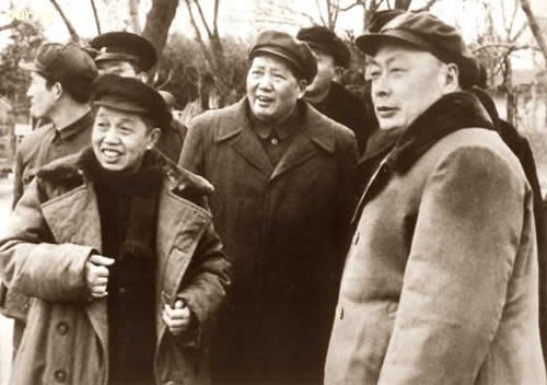 解放军初战大捷，斗志旺盛，官兵都在等待总攻命令，但作为战役最高指挥员的陈毅却迟迟