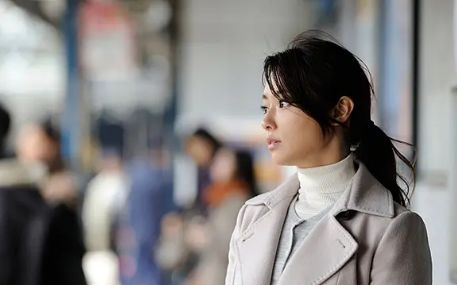 我专表扬了班上进步最大的学生，结果家长第二天就来找我了：你凭什么鼓励我儿子？他还怎么否定教育