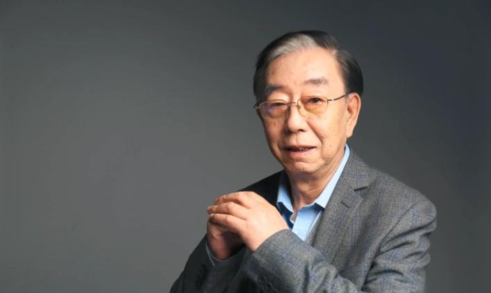1983年，一位民工胡乱敲击饭盒的节奏被一个人无意间听到，谁曾想，就是这个敲饭盒