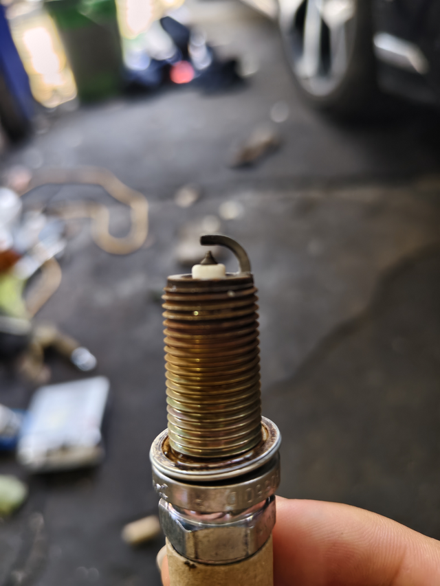 迈腾火花塞
3年4万公里换下来的火花塞，感觉换早了