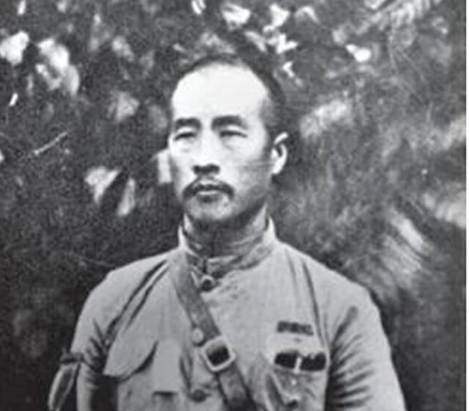 冯玉祥下令调韩复榘精锐部队，韩拒绝，冯大怒。



这看似微不足道的小事，却如同