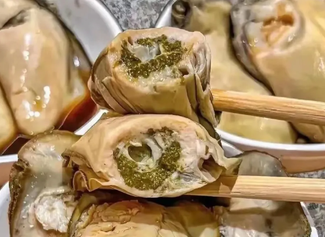 这哪里的特色美食，看着没什么食欲，谁知道叫什么？