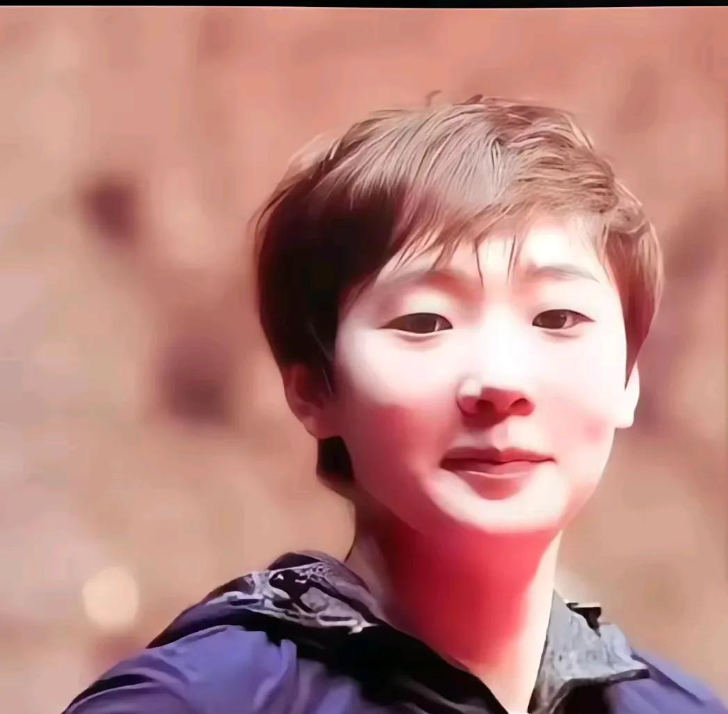 王曼昱这阵子算是熬出头了！
自打王励勤接了班，你看她那品牌代言，一个接一个地来，