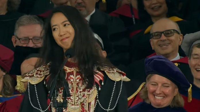 哈佛大学毕业生蒋雨融的演讲第一个故事讲非洲洗衣机上有中文标识这个事，朋友看不懂，