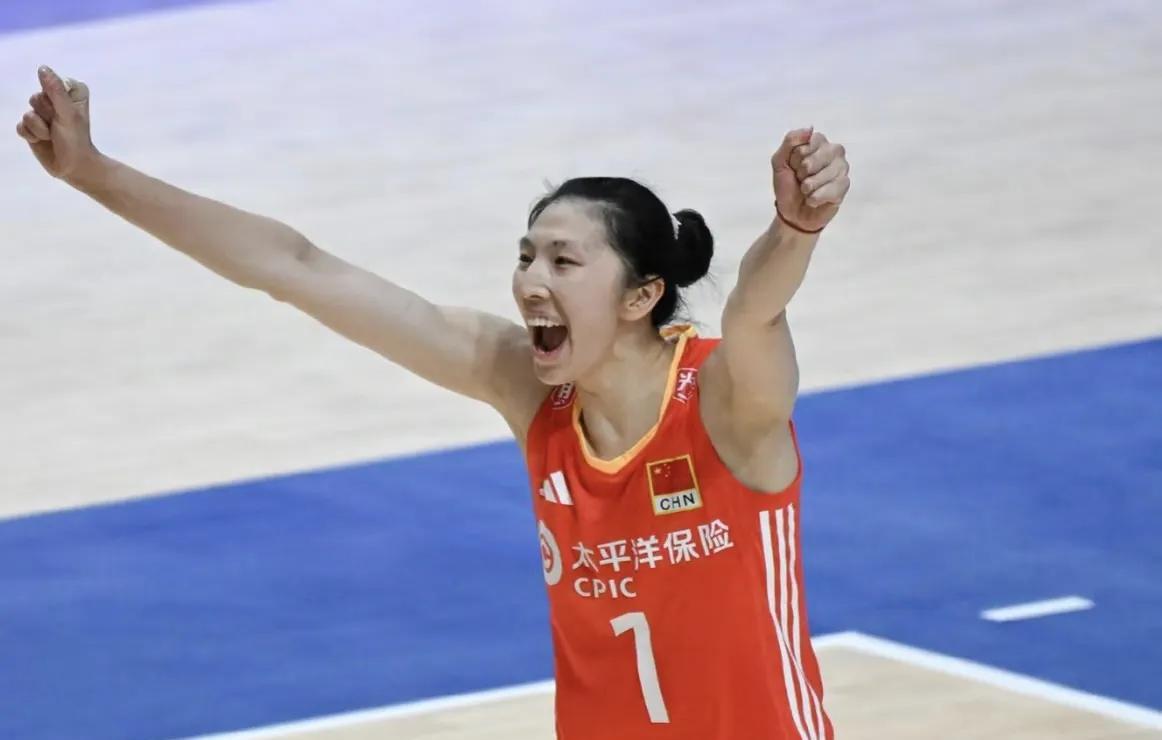 女排快讯：中国女排3:2力克多米尼加，取得女排世联赛美国站开门红，江苏三杰功不可