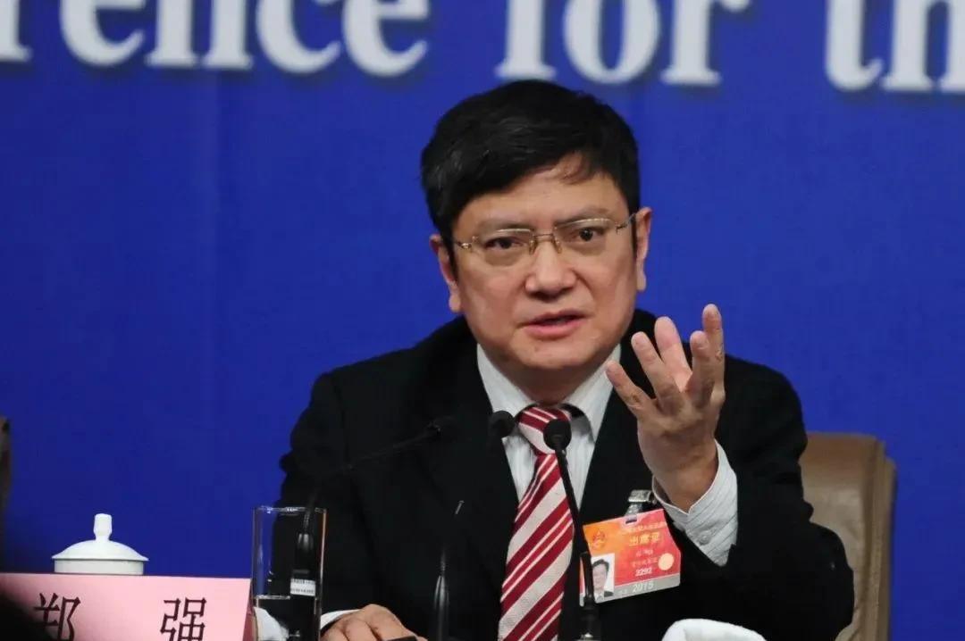 福耀科技大学想对标斯坦福大学只能是郑教授来，谁来都不好使呀。王树国不行，做派太保