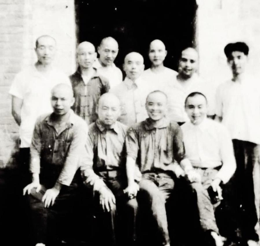 1949年4月，第21军正在渡过长江天险，突然前沿的第63师师长打来电话，结结巴