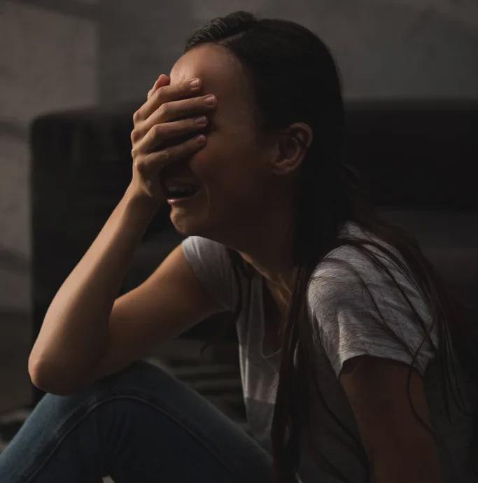 湖南长沙，大爷喜获200万拆迁款，他激动，手抖，拿着卡，这可是200万啊，沉甸甸
