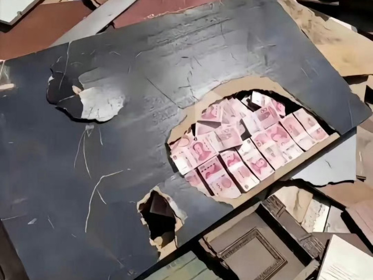 收废品时，砸东西偶然发现这个，遇到这种情况该怎么办？