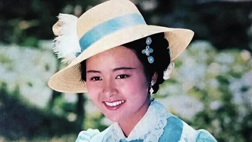68岁张瑜：无儿无女，离婚后单身30年，再看见前夫仍旧会心动！