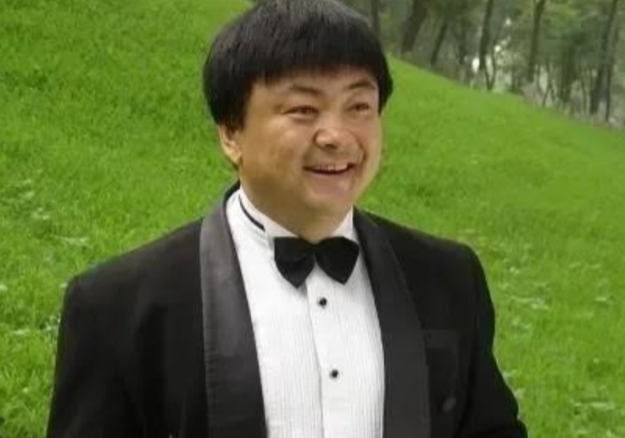 1991年，洪剑涛借给保姆10万元买房，谁知，十几年后，保姆的儿子来还钱，洪剑涛