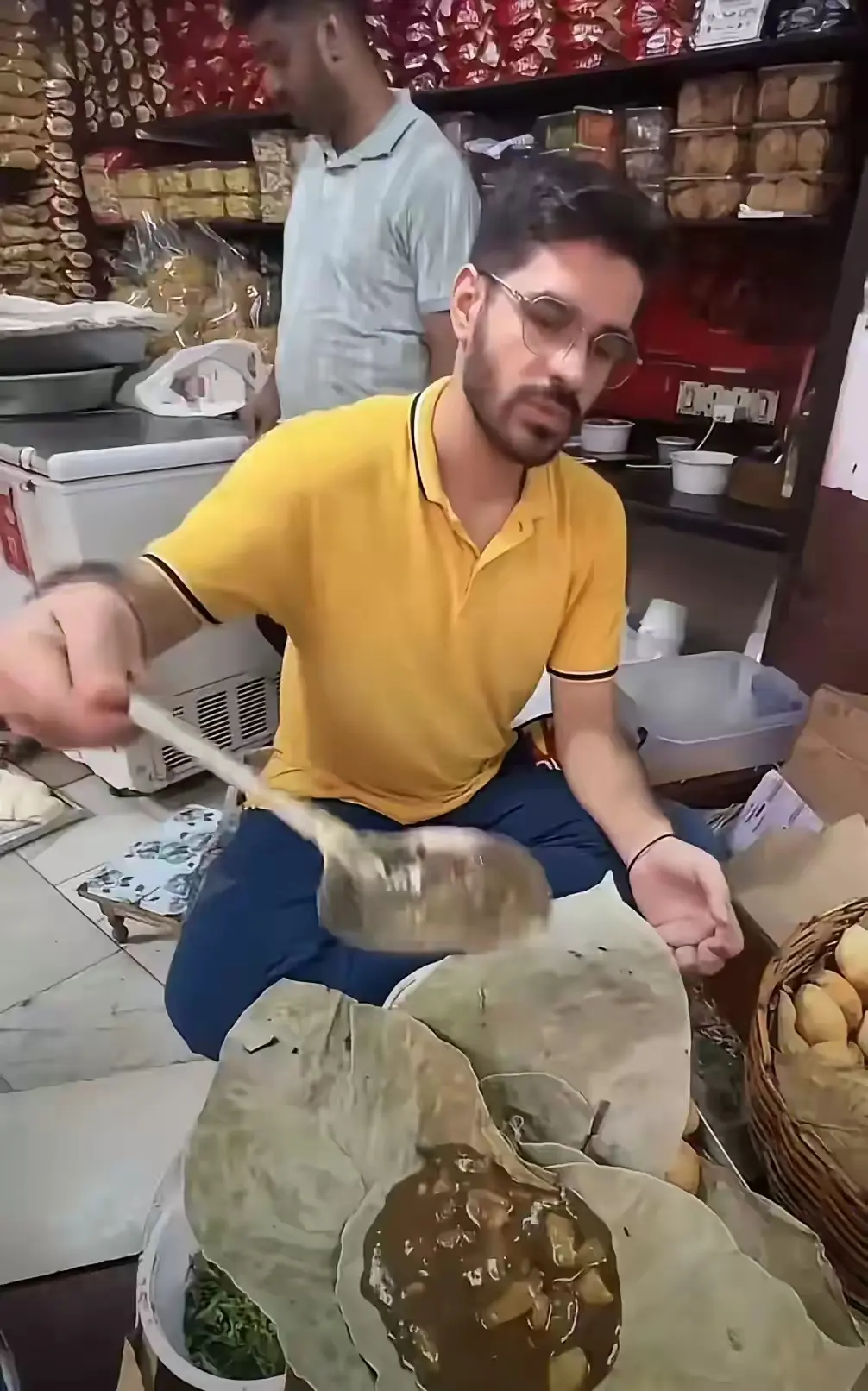 第一次见印度这么干净的摊主