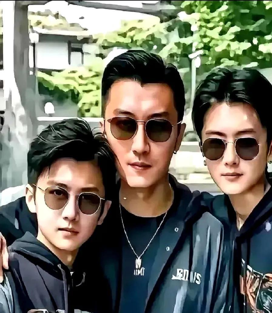 家人间的默契使表演更自然，情感传递更真切。