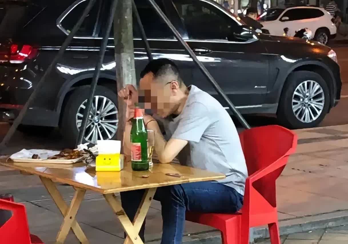 孩子太优秀也是一种苦恼，昨晚一块喝酒的老哥，儿子985博士现在在美国年薪百万，看