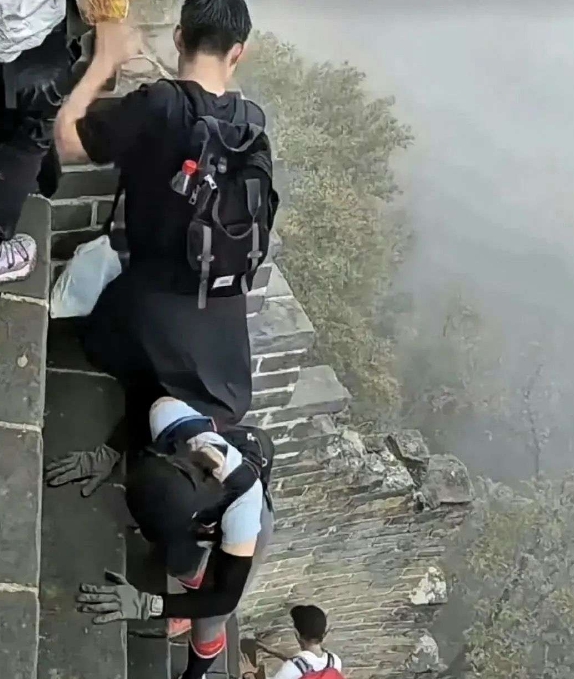 没去过长城，去过的告诉我，真的有这么陡吗？

