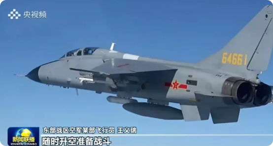歼轰7参加了这次演习，很网友感到不解，歼轰7不是二代半的飞机吗，怎么还没有退役呢