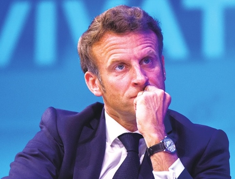 马克龙急匆匆地赶在2025年最后一个月前来访华，而且宁愿把“扫把星”冯德莱恩丢一