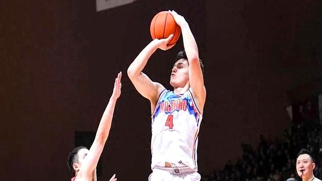 顶薪男人，扬眉吐气！辽宁男篮大胜新疆男篮，杨鸣应轮休张镇麟！