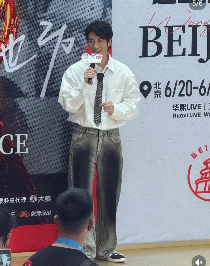 王力宏从没立过不老男神的人设，但本人英俊年轻确实是优质偶像!