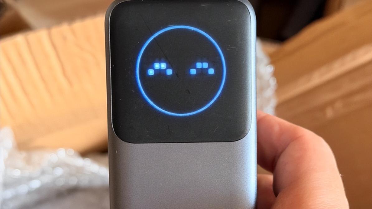 租过6块一小时的充电宝，才懂薅一个75块的绿联充电宝有多香