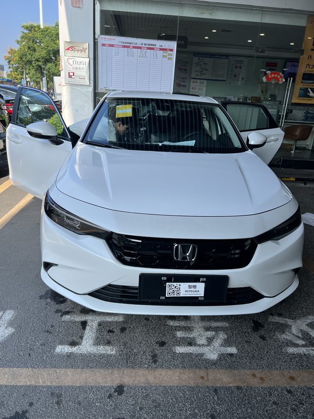 一个月之后的用车感受。
首先，我对车不是很懂，也不能充分评判好坏。只能写自己的一