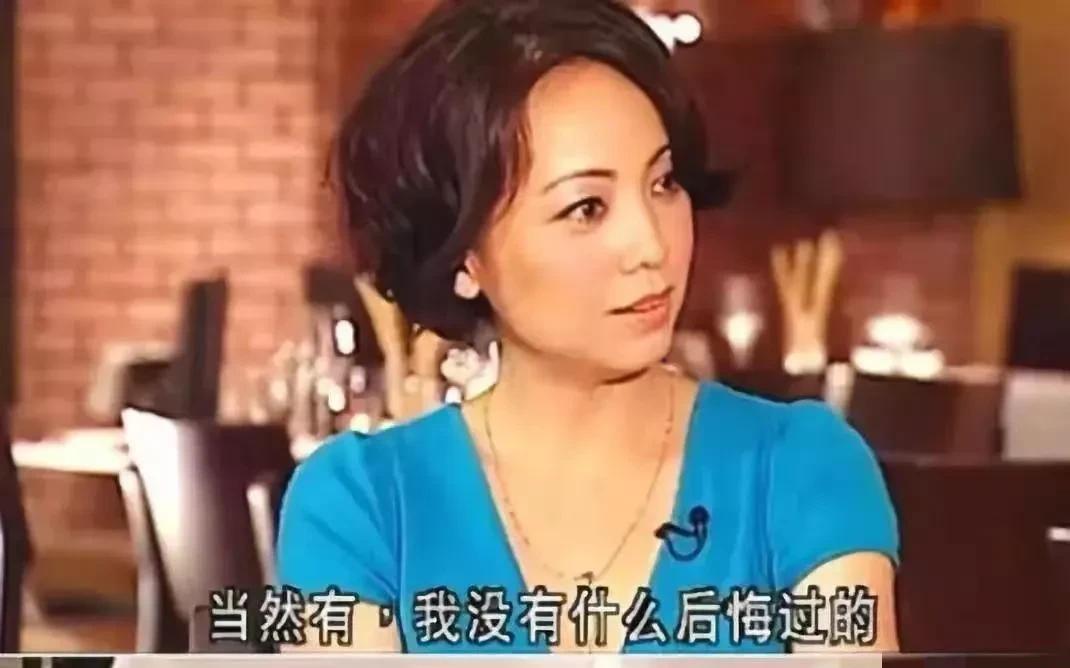 邓萃雯在《志云饭局》上直言，这辈子最后悔的事就是错爱江华。雯女，真正凭借努力和实