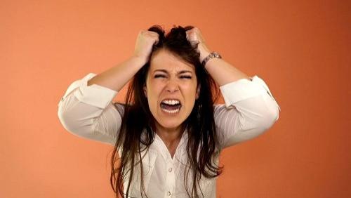 心理学小技巧：积压在内心的愤怒情绪如何表达更有效？