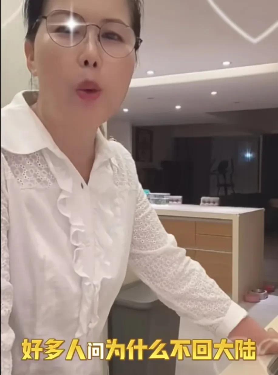 小杨阿姨因是大s家保姆的身份，
成为蹭流量的网红。
有很多人问她，
孩子放暑假了