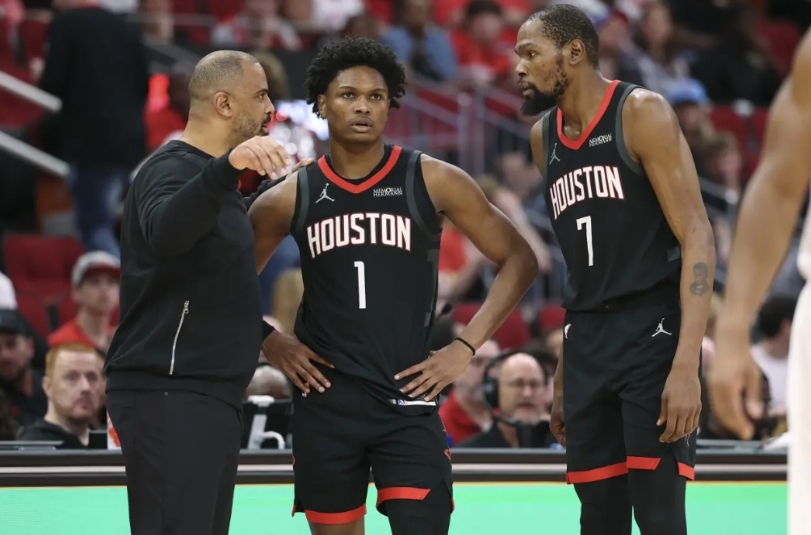 杜兰特太敢投了吧，火箭绝杀太阳，给乌度卡提了3个醒！

1，绝杀球就应该给杜兰特