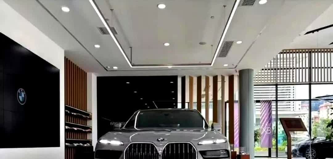宝马740li优惠40万了[狗头] 以前都是百万以上吧

上个月陪发小逛4S