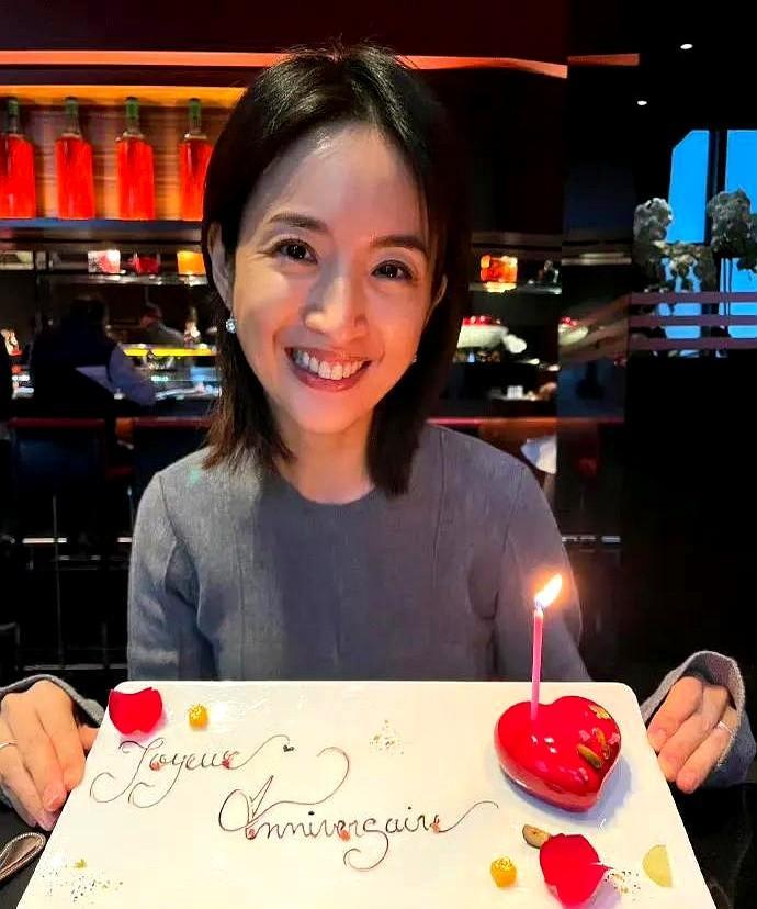 凌晨五点给公婆做早餐的豪门儿媳，42岁拼二胎进ICU？
嫁进台湾省顶级豪门的女星