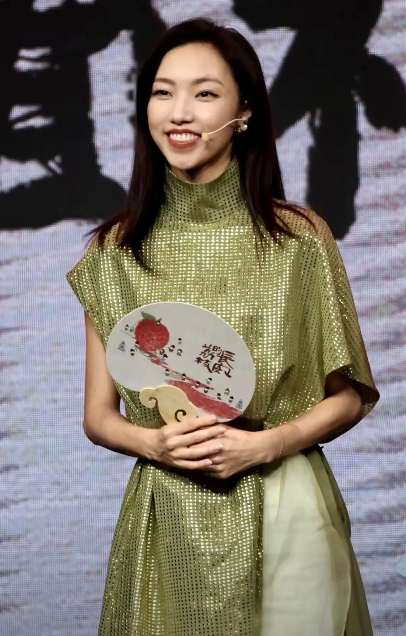 现在全网最庆幸的人，应该就是电视剧《长安的荔枝》的导演了吧。

这年头拍剧真是玄