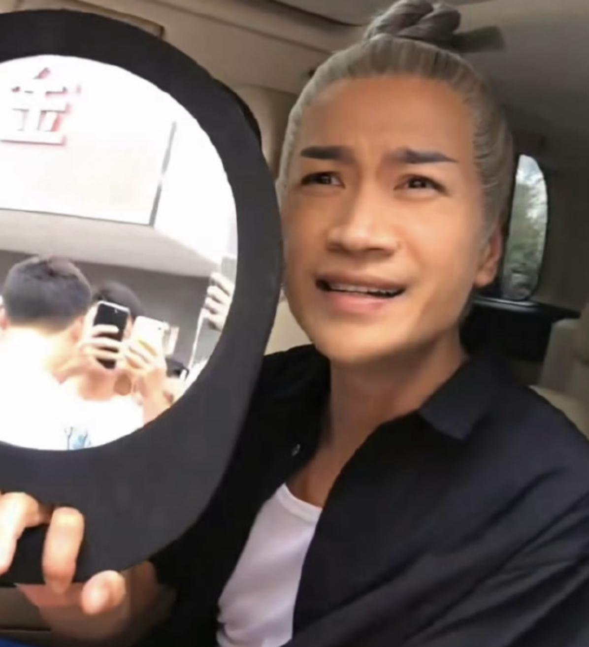 何晟铭 最 近太搞笑了，摇身一变成喜剧达人，各种玩梗接梗信手拈来，逗得网友们哈哈