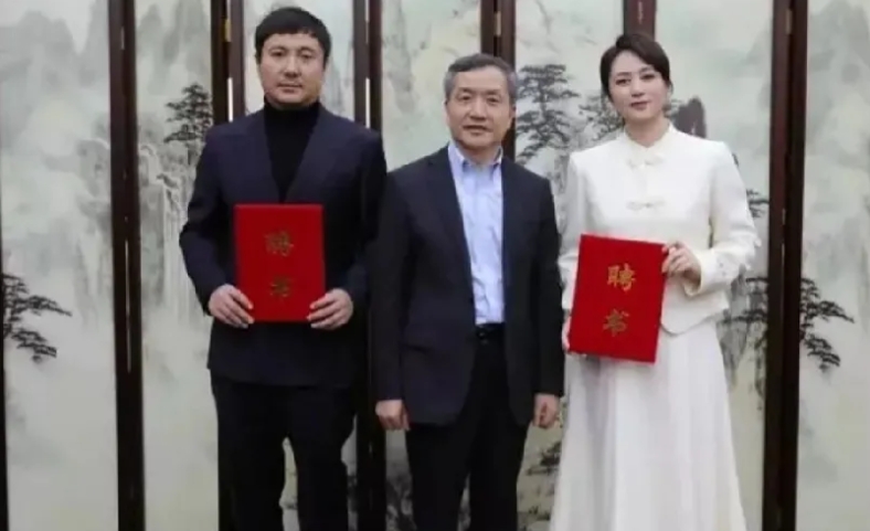 在那阳光明媚的3月12日，北京举行了一场超特别的聘任仪式呢！嘿哟，演员沈腾和马丽