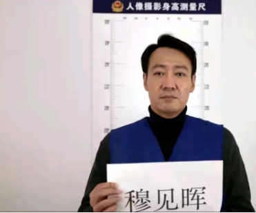 原来护宝寻踪的内核讲的是女人是祸水啊。本来穆师可以平安上岸，然后安然上位的，结果