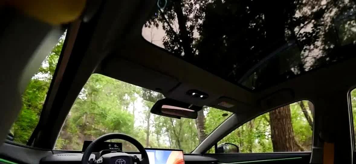 个人建议：

家庭用车，首选丰田。

要么广汽丰田，

要么雷克萨斯