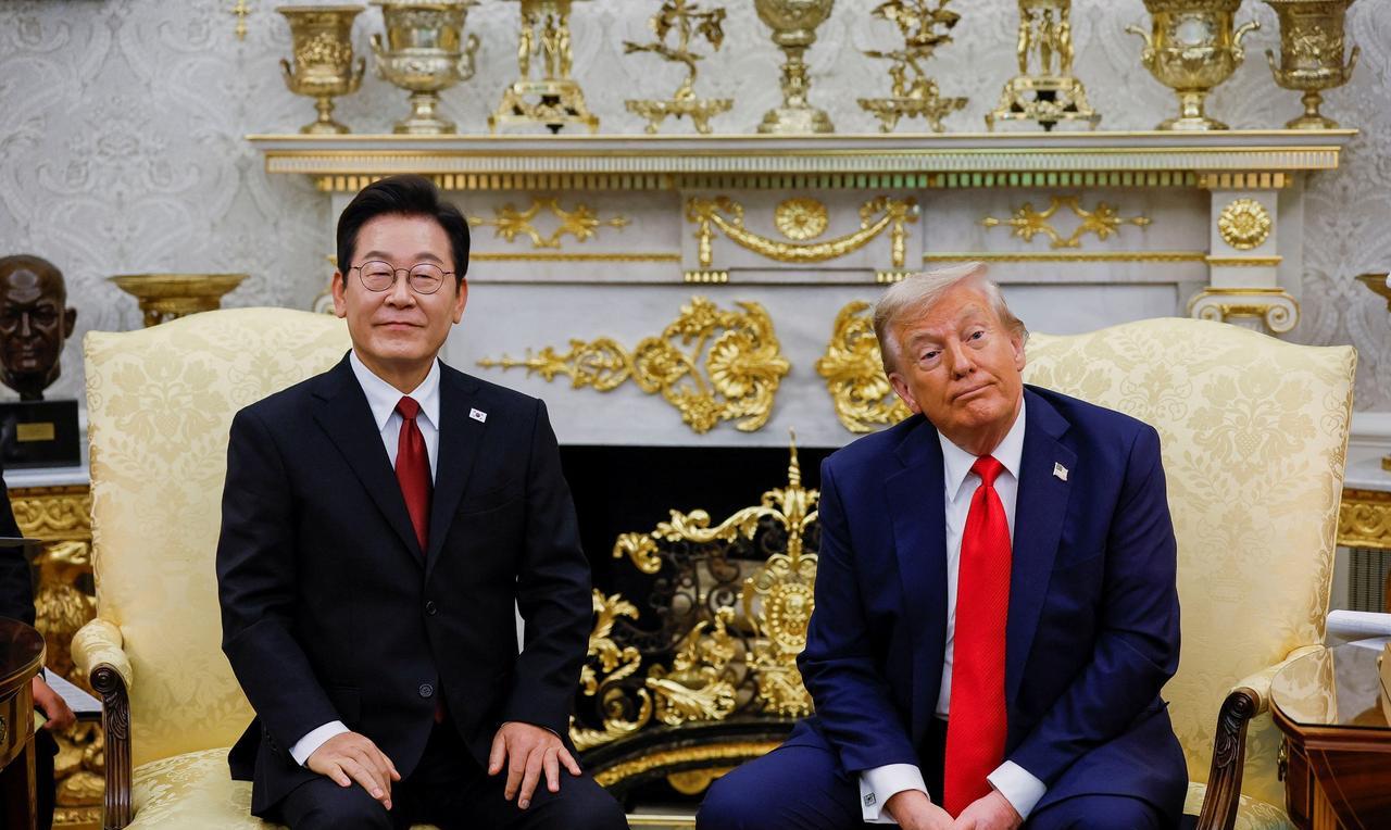李在明真就玩明的，当面阴阳特朗普，直接三连击
韩国总统李在明在白宫会晤美国总统特