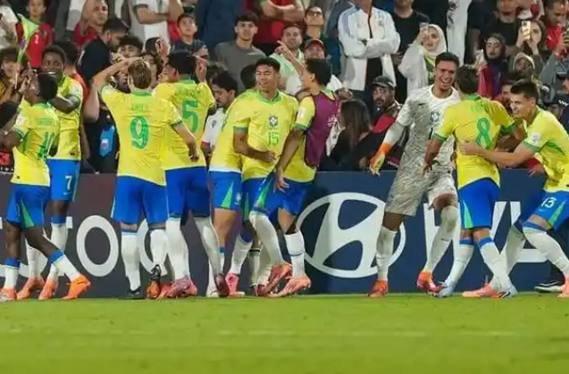 北京时间11月24日-25日，U17世界杯半决赛赛程如下：
第一场24日21：3