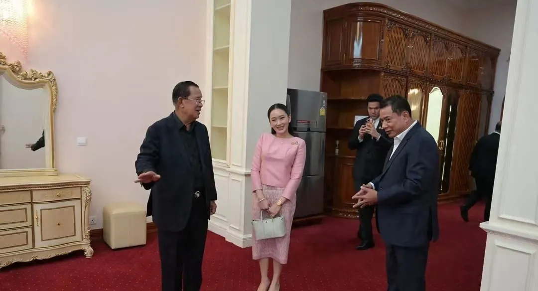 佩通坦总理稳如泰山，未来挑战重重











泰国总理宝座争夺战，简直