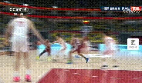 王俊杰8分可以啊，感觉有希望进NBA！
开场就进3分，技术动作相当不错，能持球敢