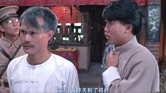    我觉得这个《僵尸先生》恐怖片比现在拍的那些好多了。我看好多的那种恐怖片，唉