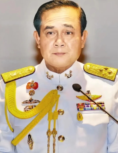 就在昨晚
泰国代总理宣布
8月5日，泰国代总理坦下令起诉柬埔寨，原因也很简单——