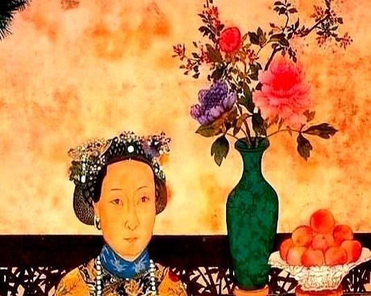 1680年，康熙在惠妃宫中，遇到一个倾国倾城的小宫女，就想宠幸她，可小宫女却拒绝