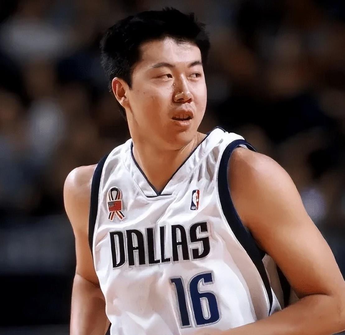 中国的篮球进步的见证！
王治郅和杨瀚森由于时代不同，面对同样的问题，篮协处理的方